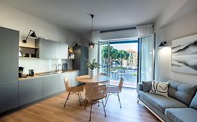223 - Ma & Ma Luxury Apartment 1 Grande - 500Metri Da Mare E Spiaggia, Vicino Alla Baia Del Silenzio - Parcheggio Gratis Privato Incluso